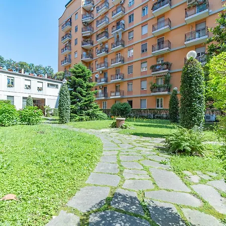 5' From Corso Sempione Elegant Apartament