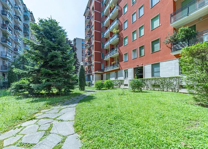 5' From Corso Sempione Elegant Appartamento Milano